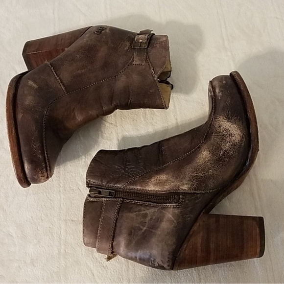 Bedstu Isla Distressed Leather Zip Buckle Bootie 7 - Picture 4 of 7